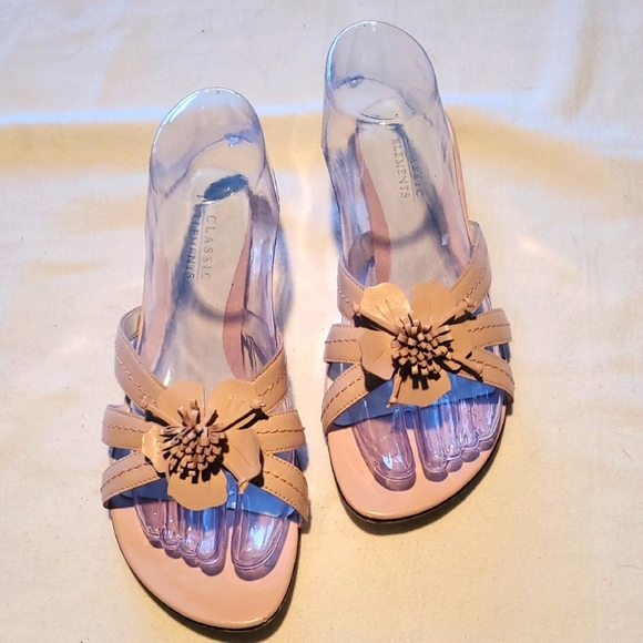 Classic Elements Women’s Soft Pink Floral Sz. 8 Sandals - Picture 1 of 7